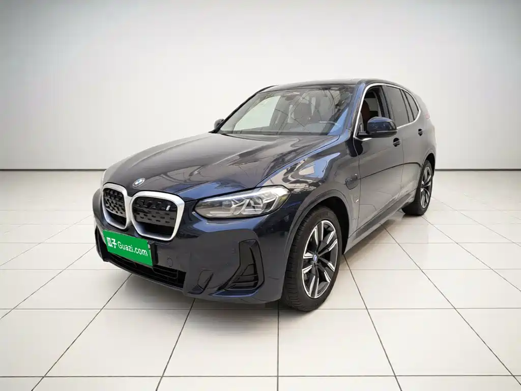 BMW iX3 2023