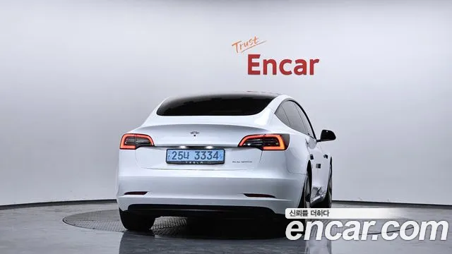 Tesla Model 3 2022