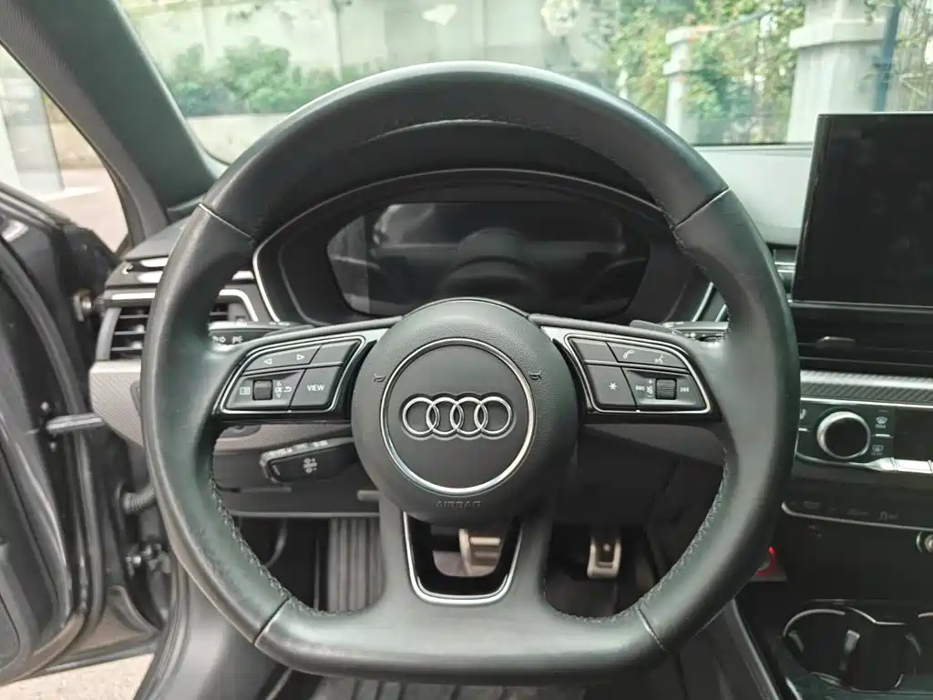 Audi A4 2023