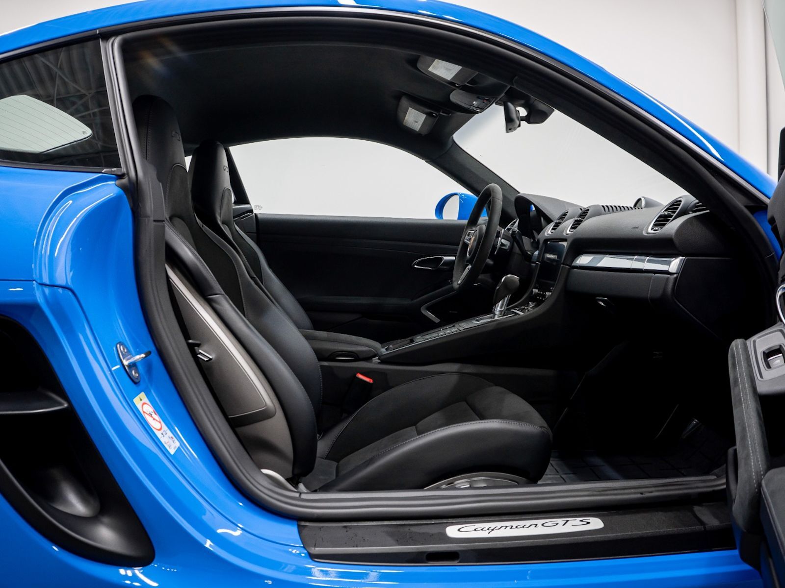 Porsche Cayman 2025