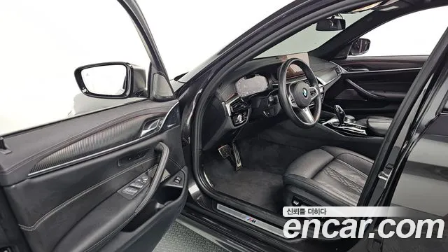 BMW 5 серии 2022