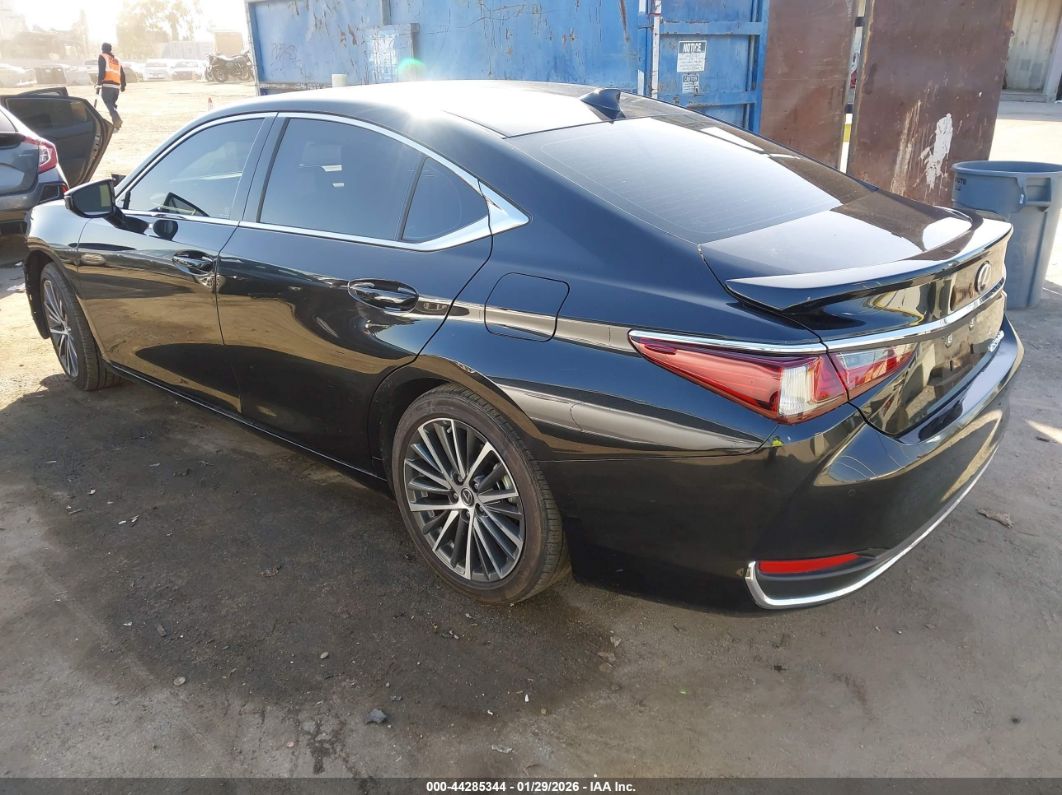Lexus ES 2025