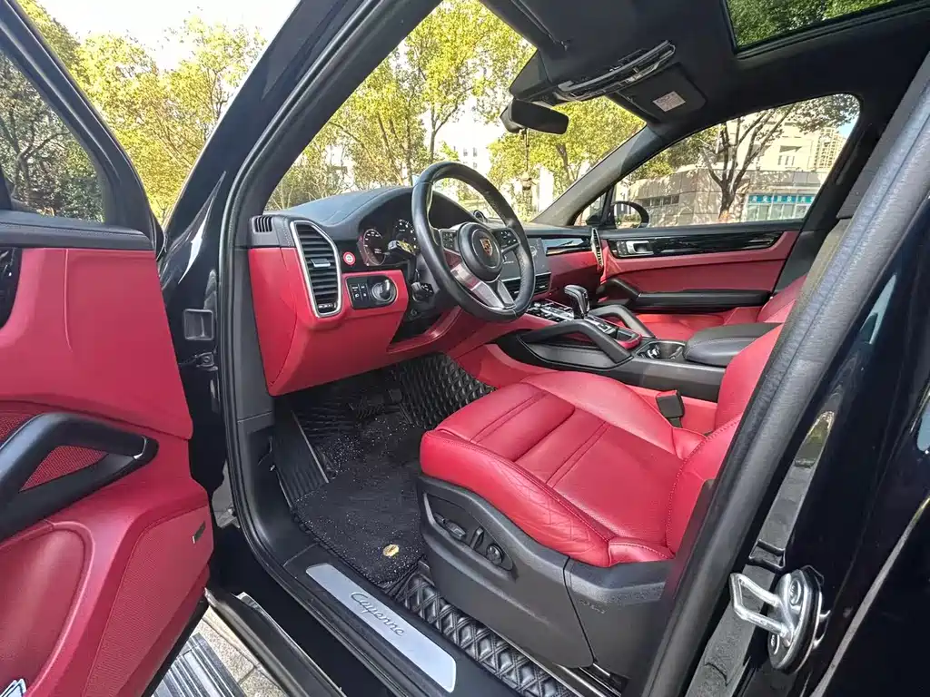 Porsche Cayenne 2022
