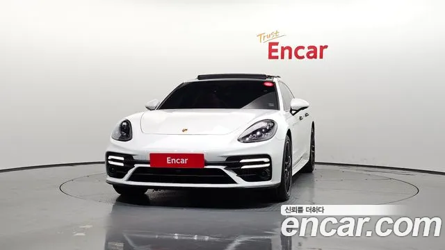 Porsche Panamera 2021