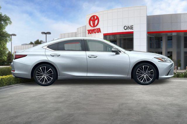 Lexus ES 2023