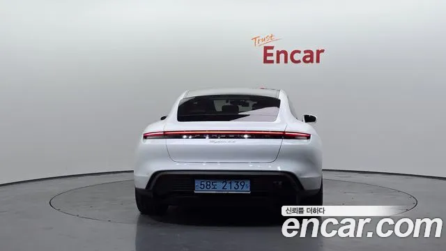 Porsche Taycan 2020