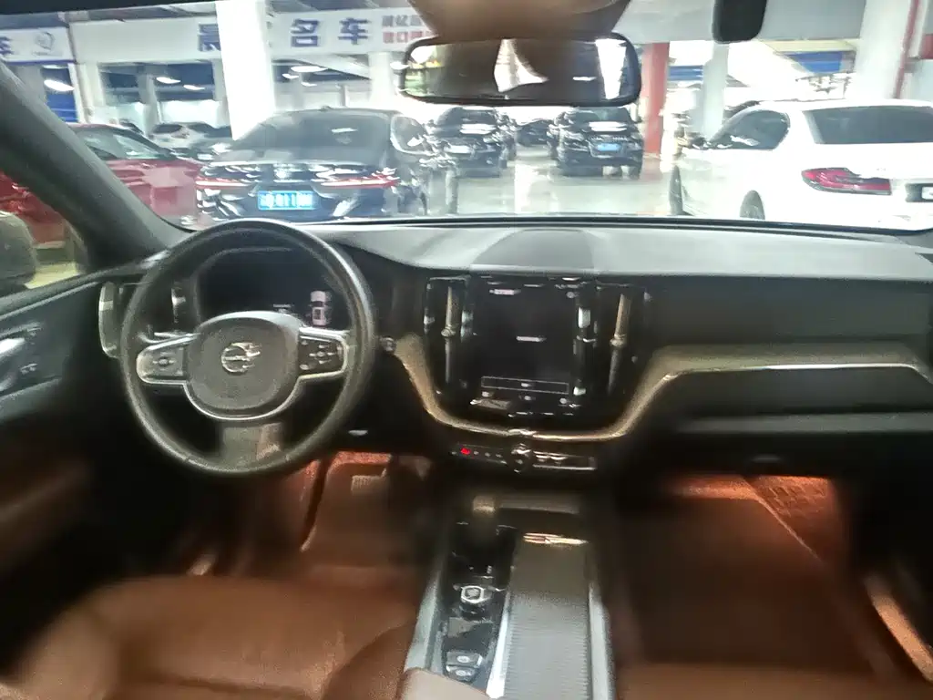 Volvo XC60 2022