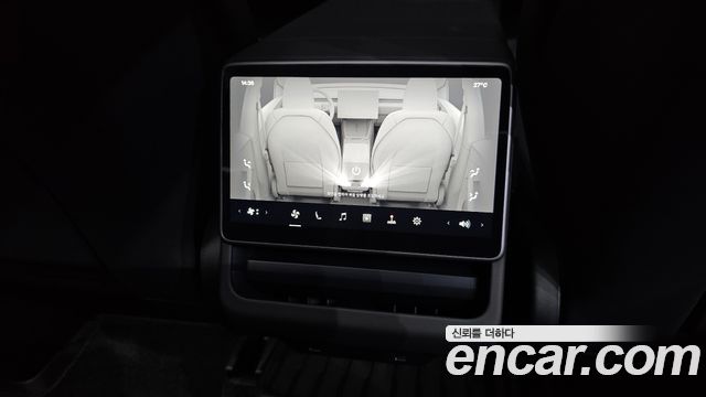 Tesla Model Y 2025