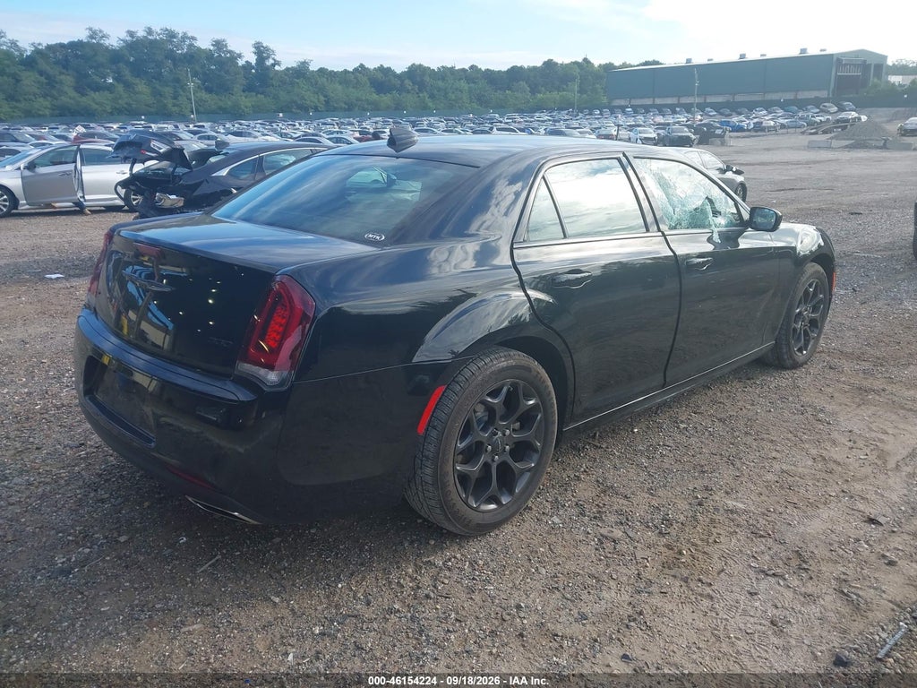 Chrysler 300 2022