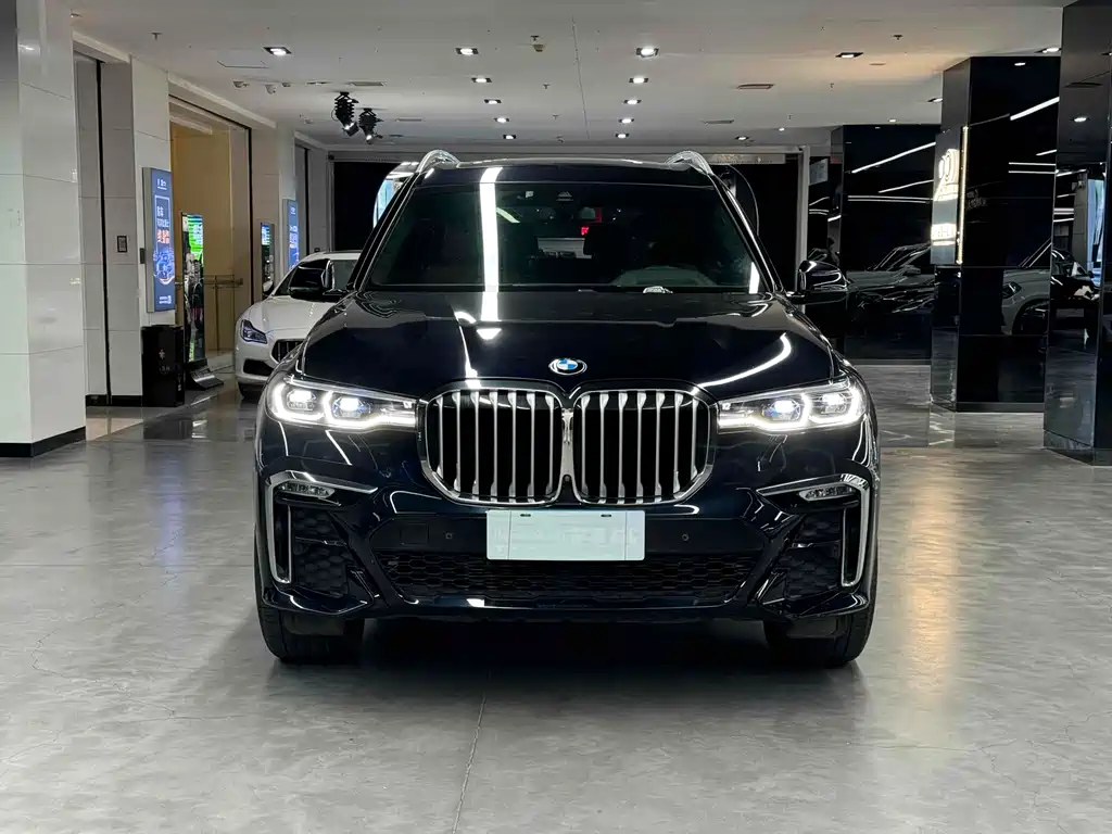 BMW X7 2021
