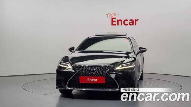 Lexus LS 2022
