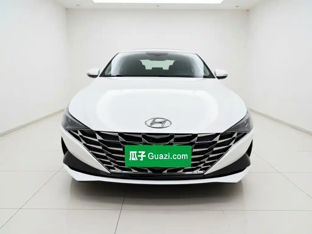 Hyundai Elantra 2023