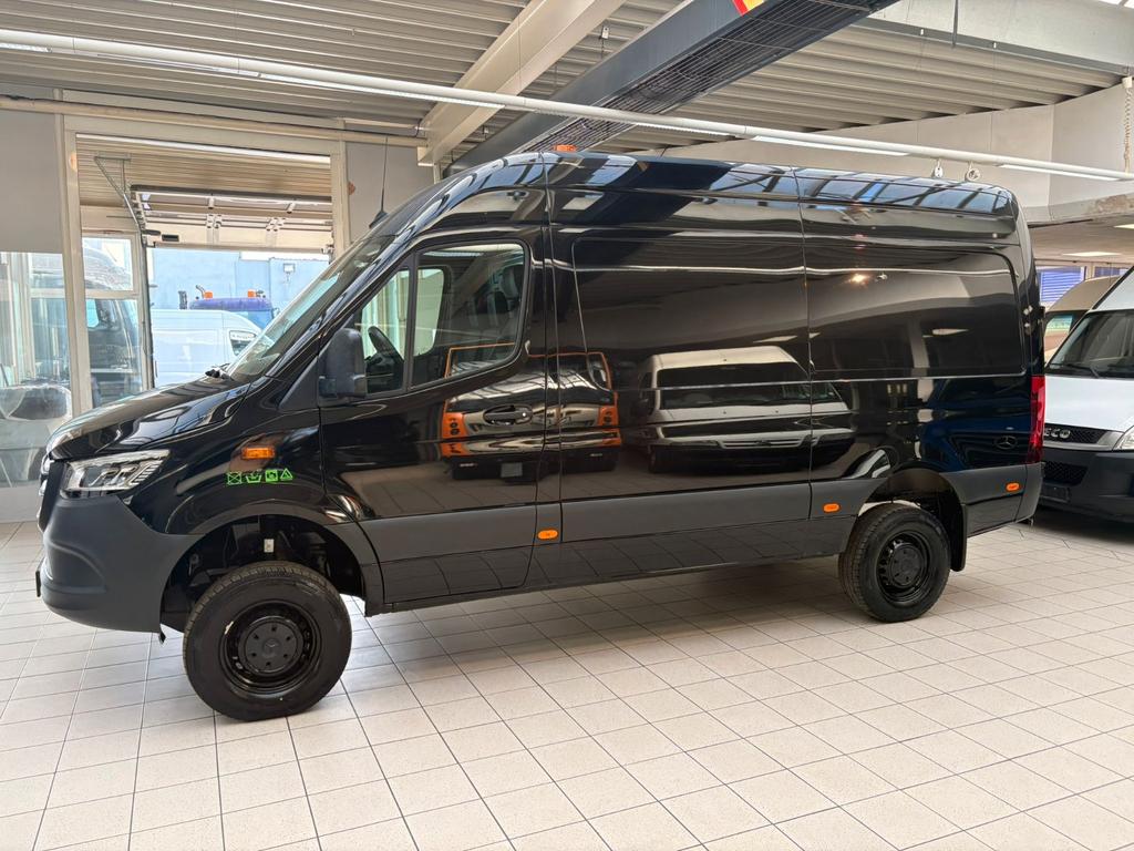 Mercedes-Benz SPRINTER 2024
