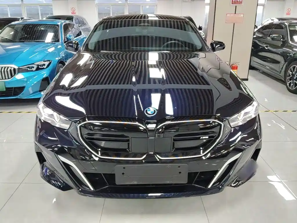 BMW i5 2025