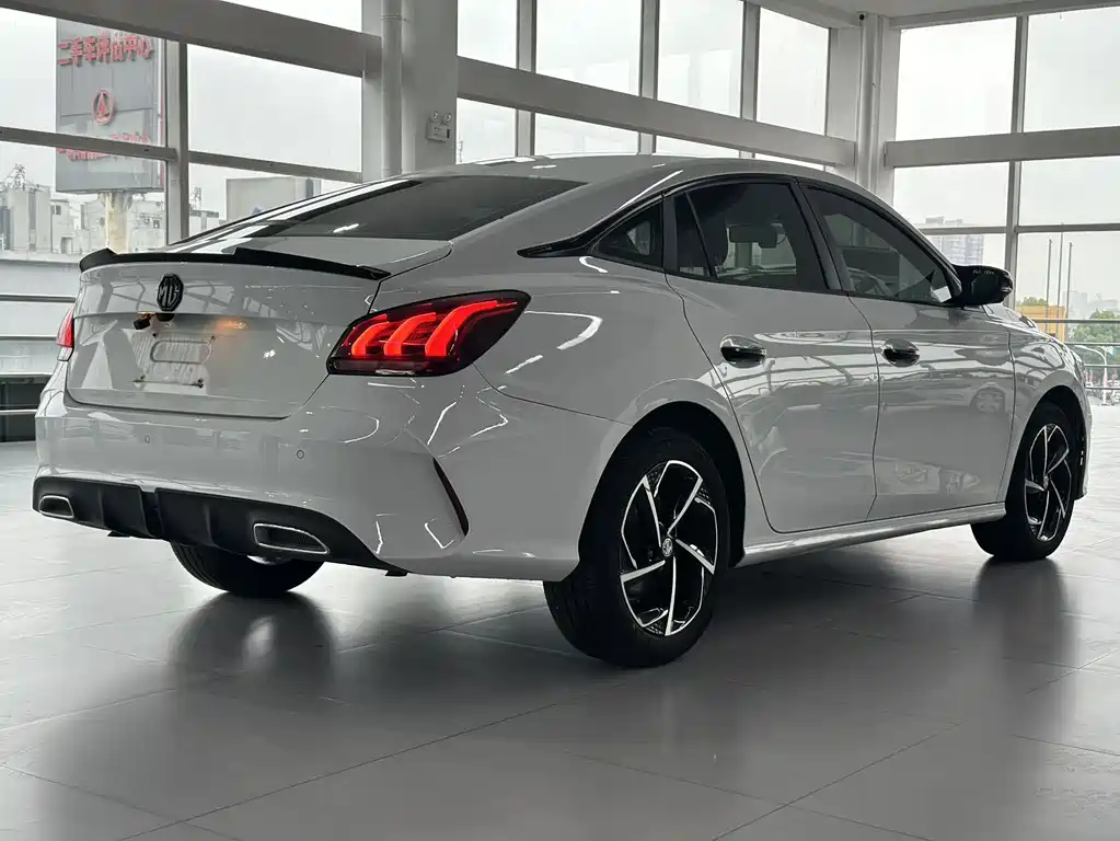 MG MG5 2022