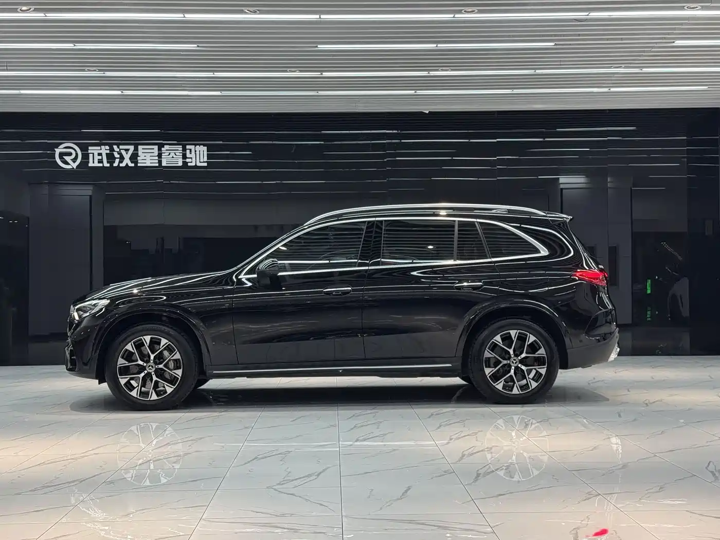 Mercedes-Benz GLC 2025