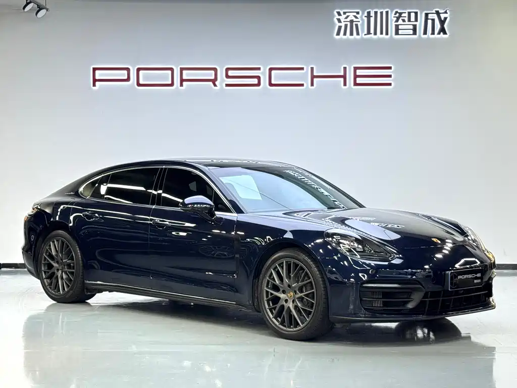 Porsche Panamera 2021