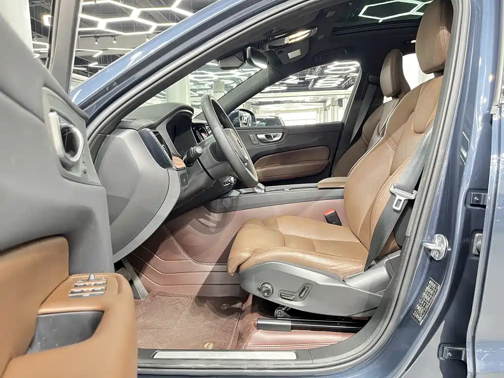 Volvo XC60 2023
