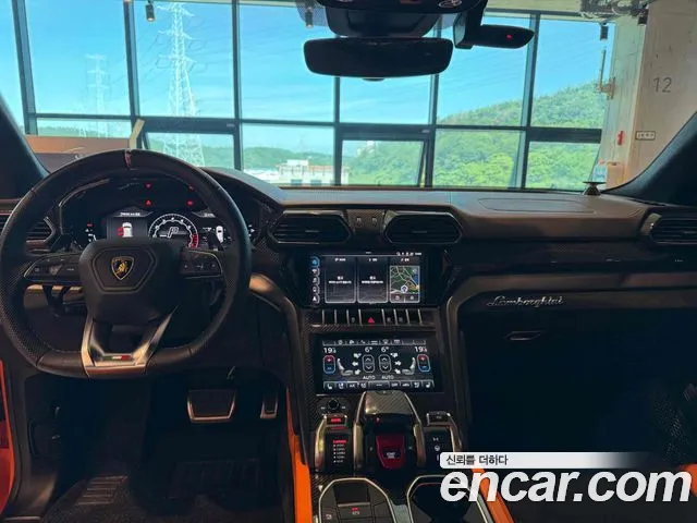 Lamborghini Urus 2021