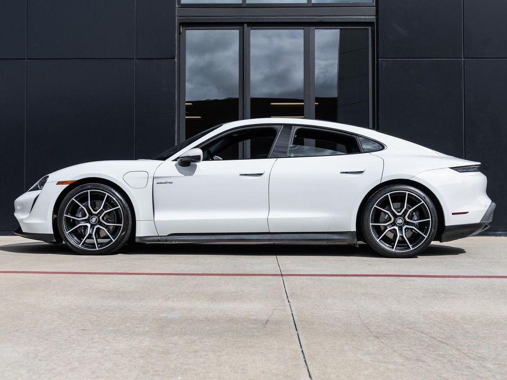 Porsche Taycan 2023