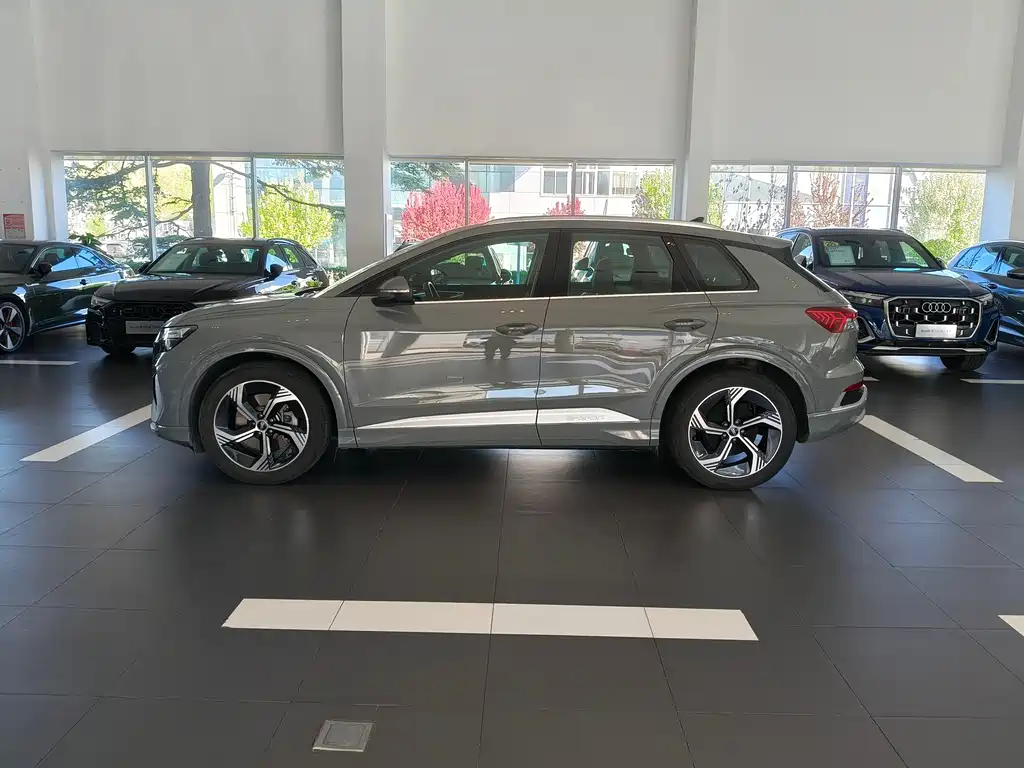 Audi Q4 e-tron 2025