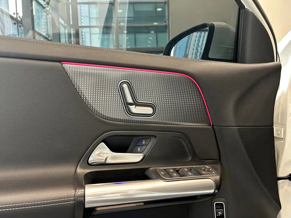 Mercedes-Benz GLA 2023