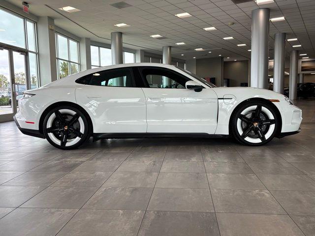 Porsche Taycan 2025