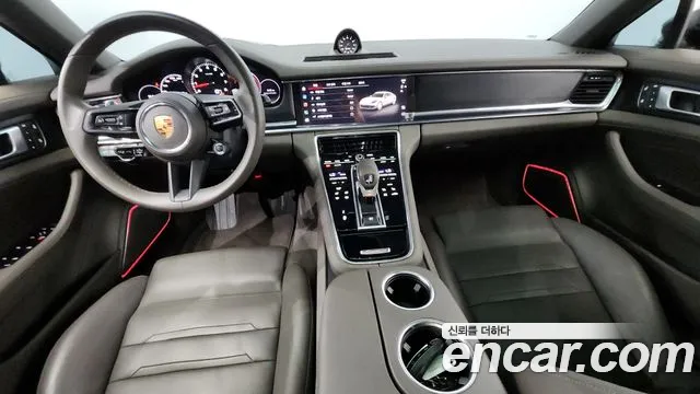 Porsche Panamera 2022