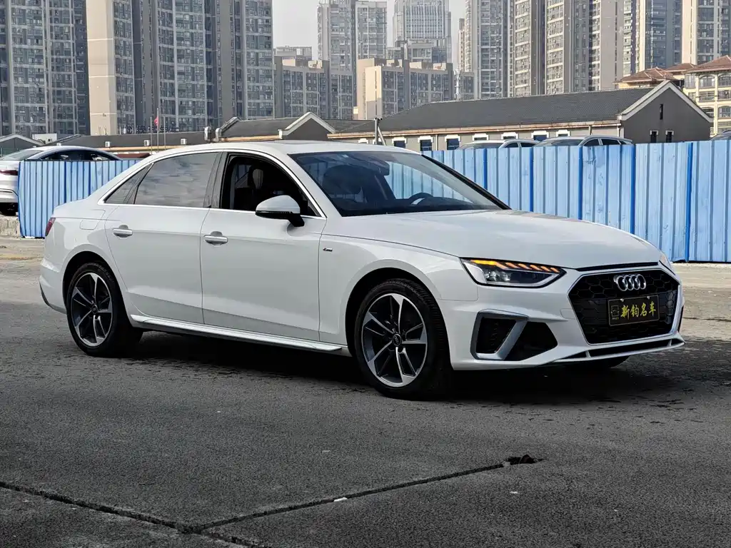 Audi A4 2023