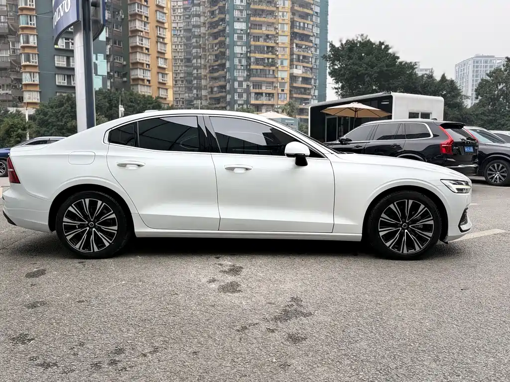Volvo S60 2024