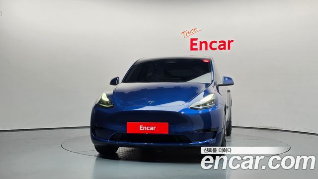 Tesla Model Y 2024