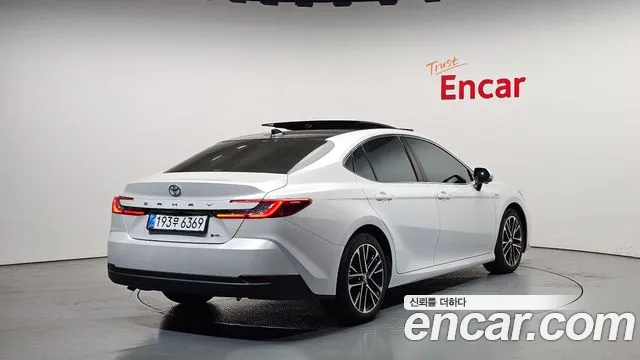 Toyota Camry 2025