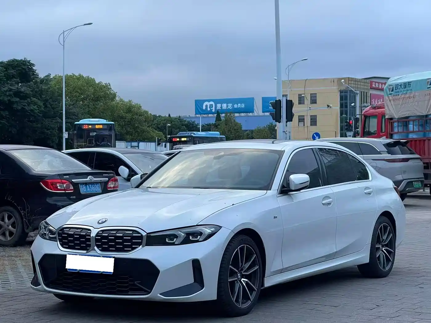 BMW 3 серии 2023
