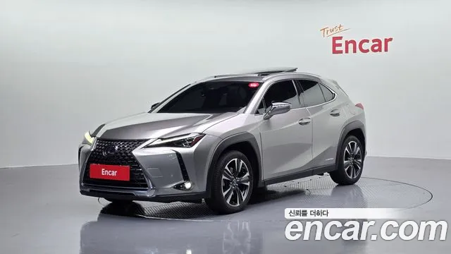 Lexus UX 2021