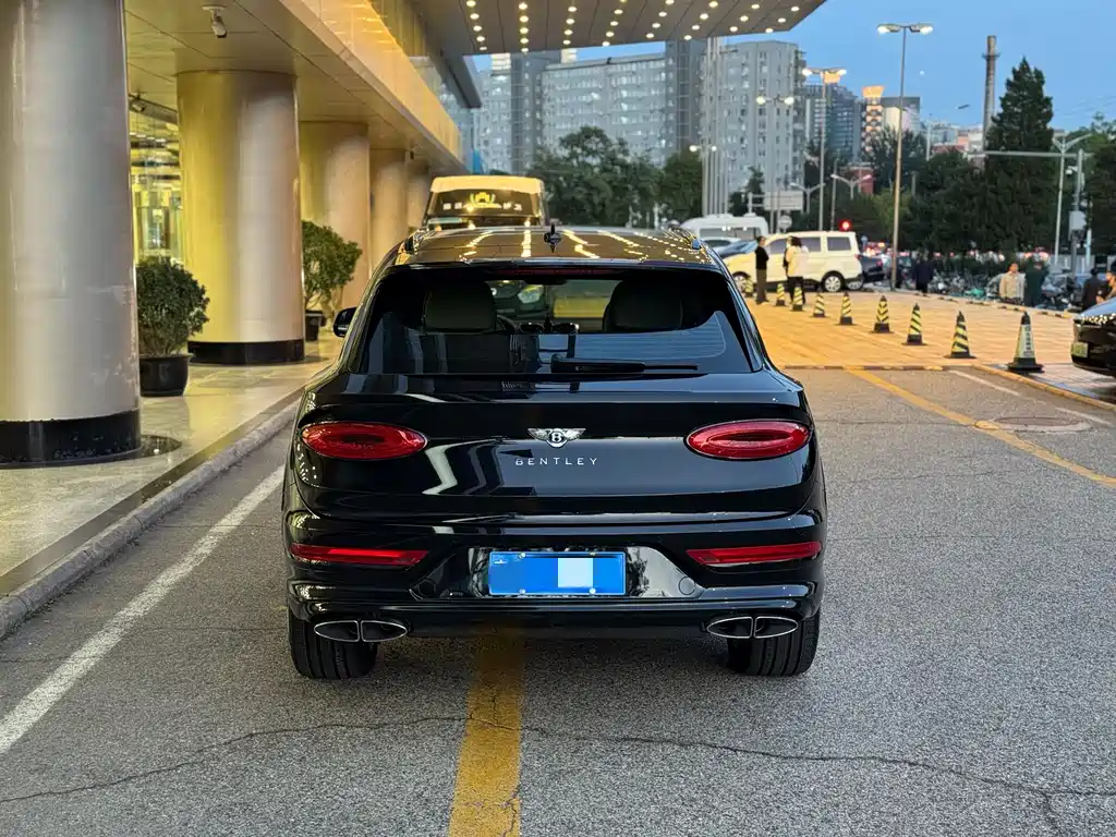 Bentley Bentayga 2023