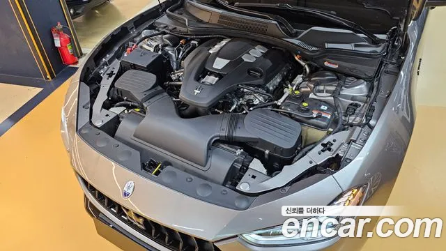 Maserati Ghibli 2022