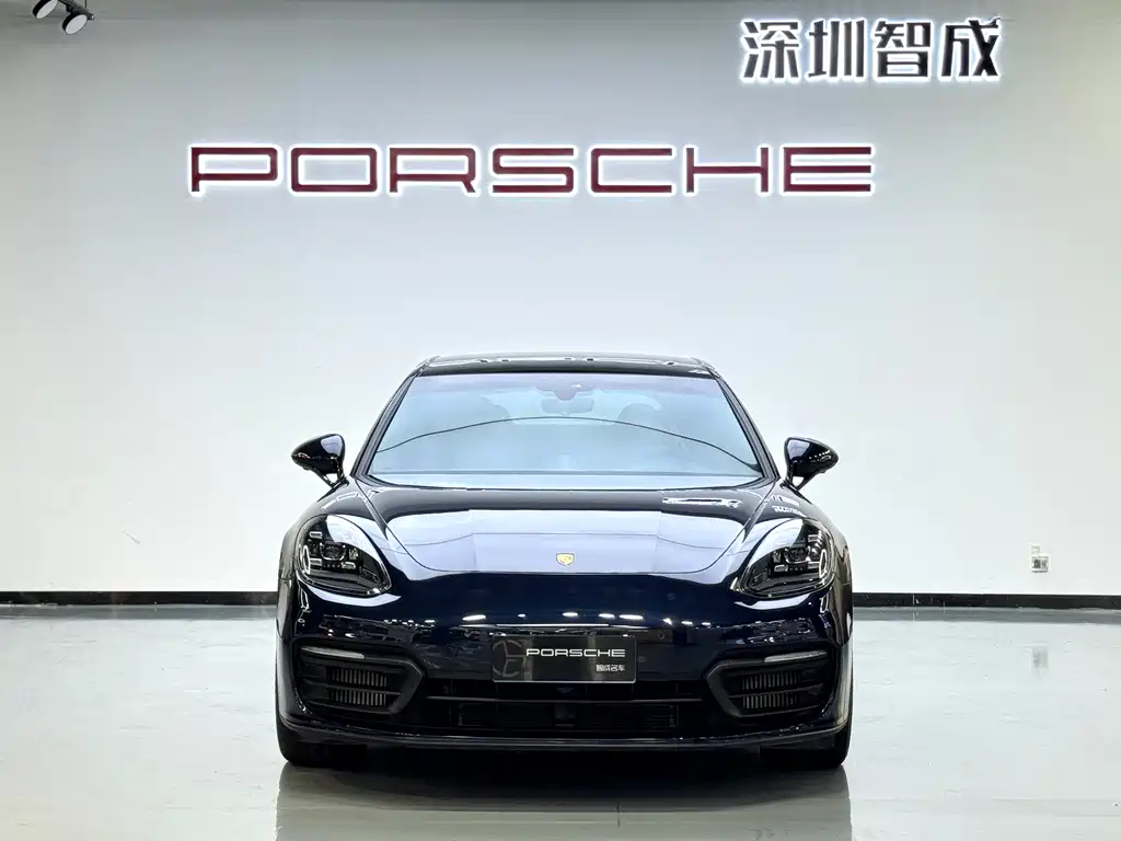 Porsche Panamera 2021