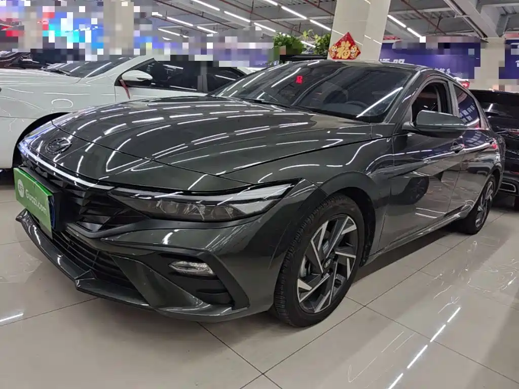 Hyundai Elantra 2025