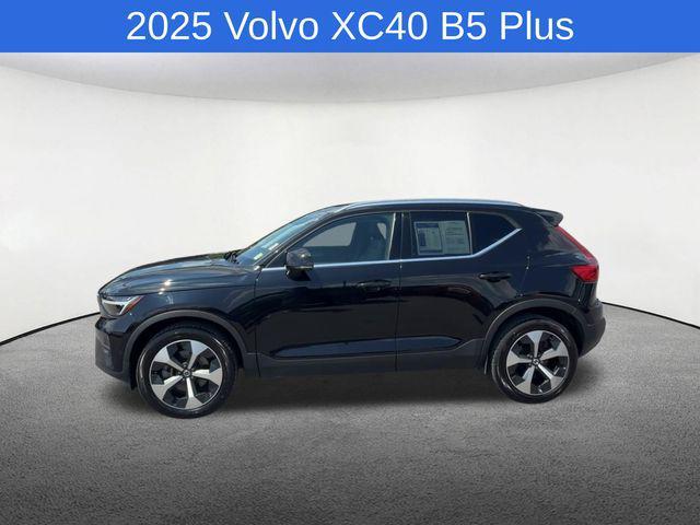 Volvo XC40 2025