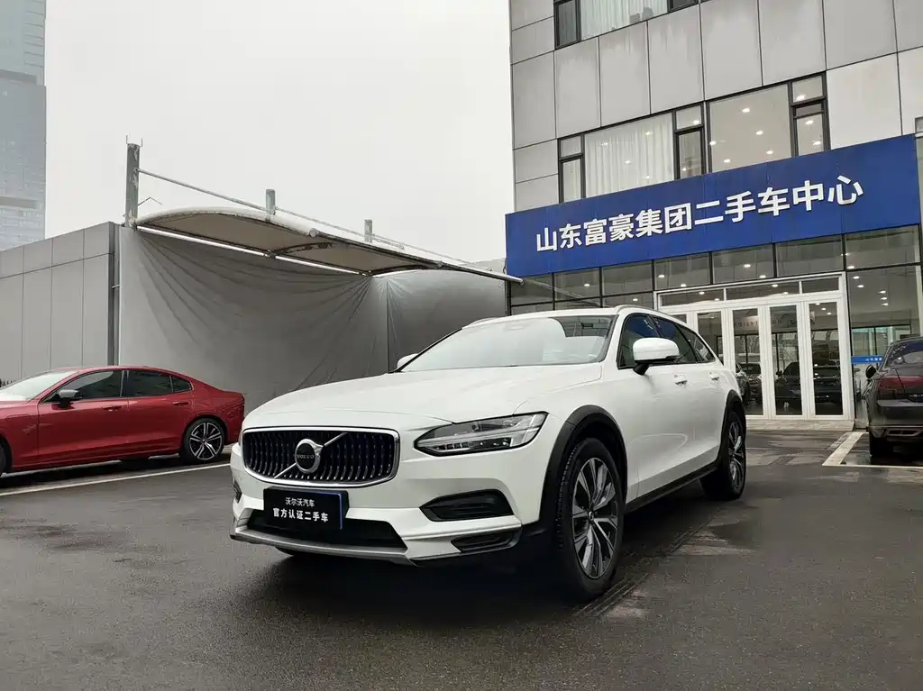 Volvo V90 2022