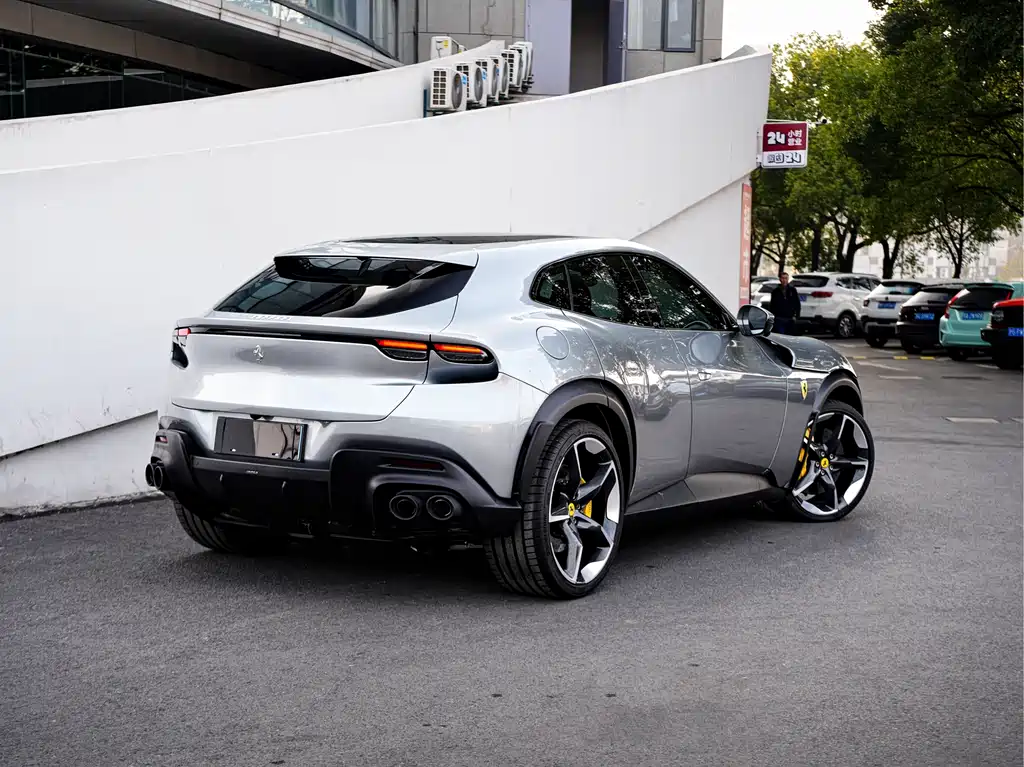 Ferrari Purosangue 2024
