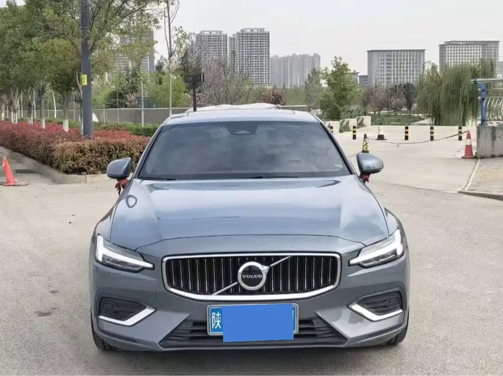 Volvo S60 2023