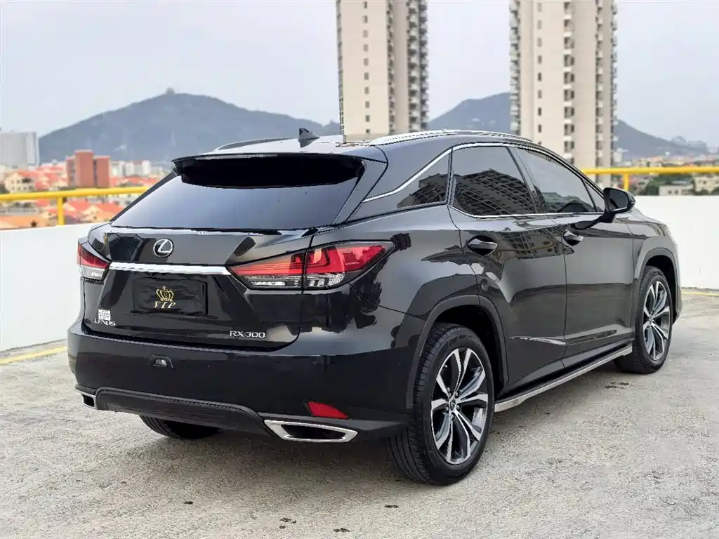 Lexus RX 2022