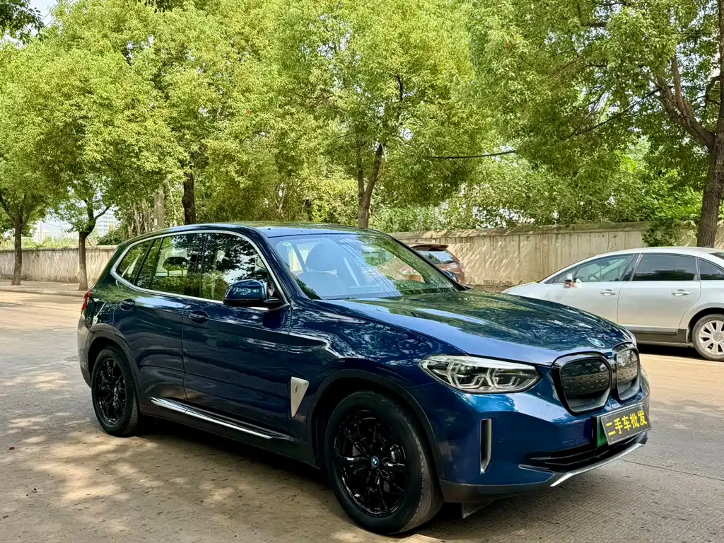 BMW iX3 2021