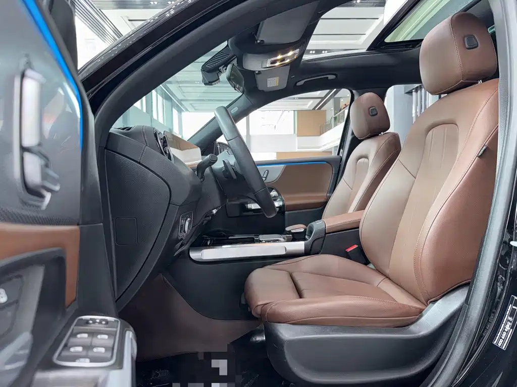 Mercedes-Benz GLB 2023