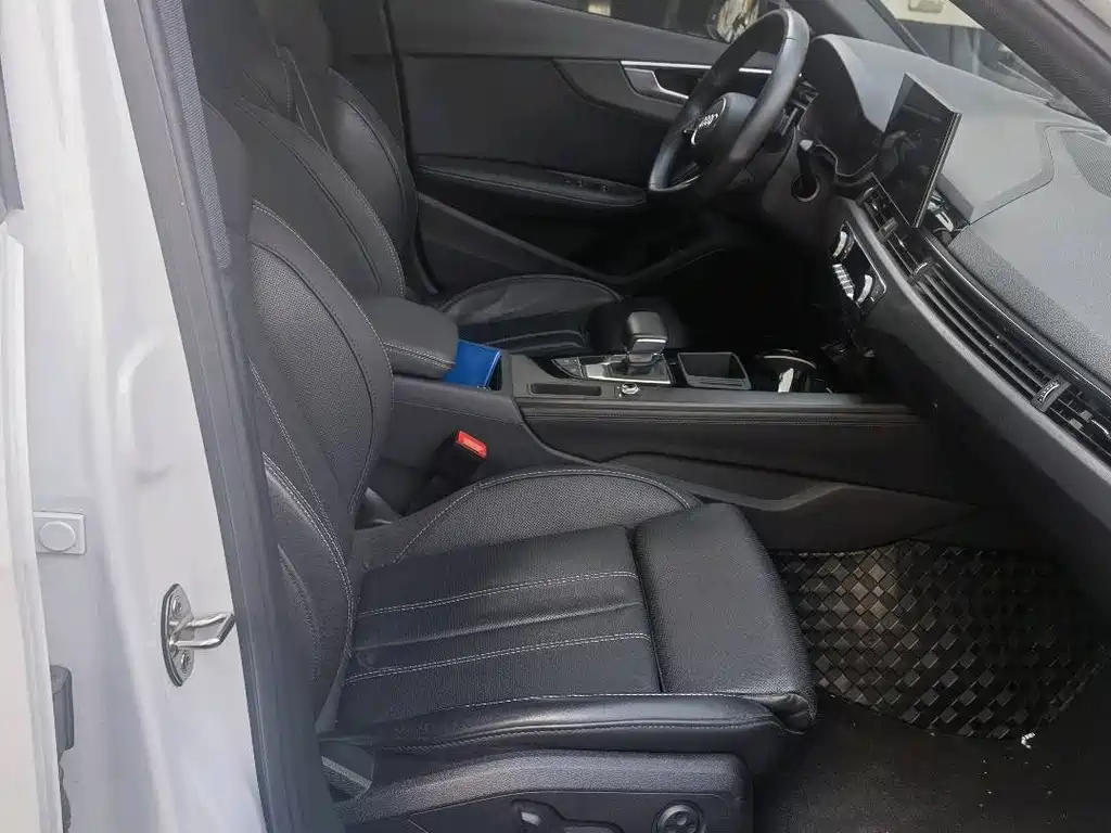 Audi A4 2024