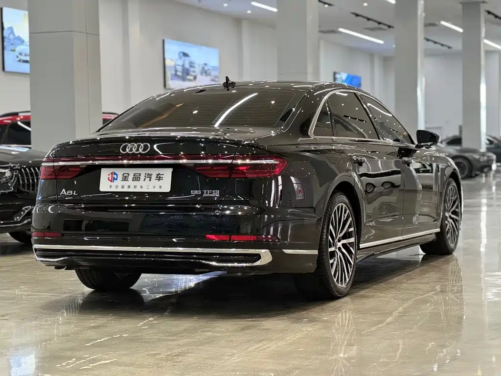 Audi A8 2024