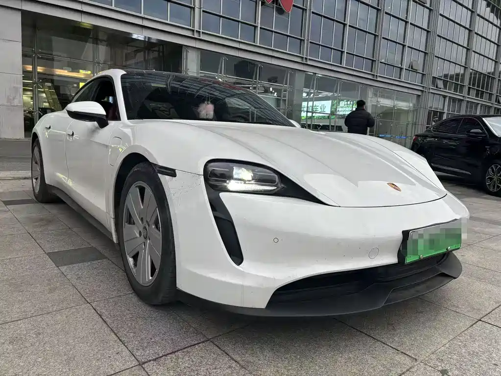 Porsche Taycan 2021