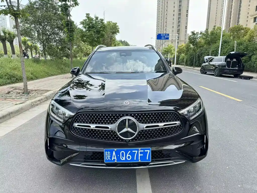 Mercedes-Benz GLC 2025