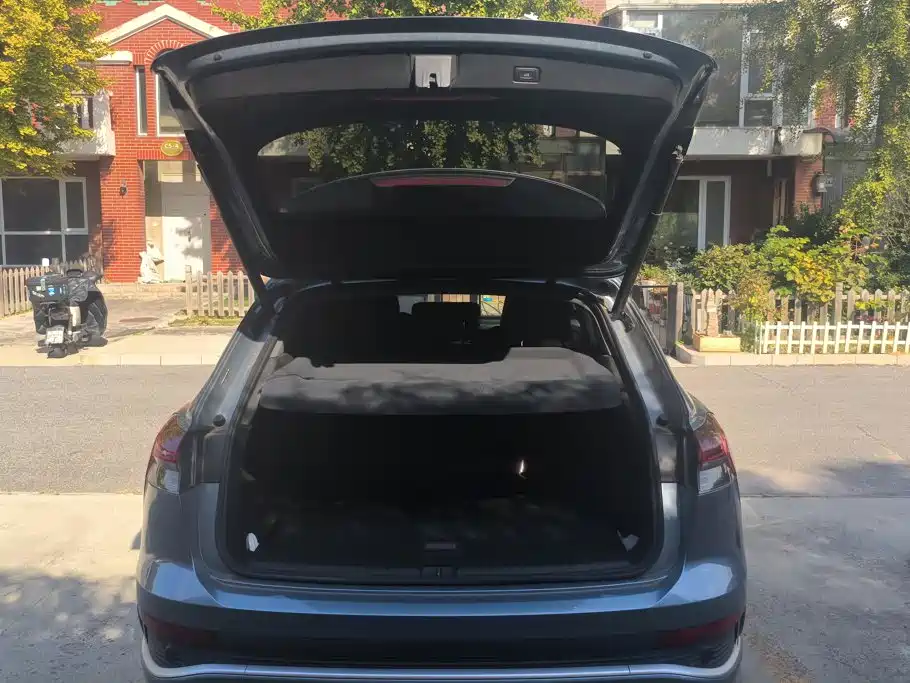 Audi Q4 e-tron 2025